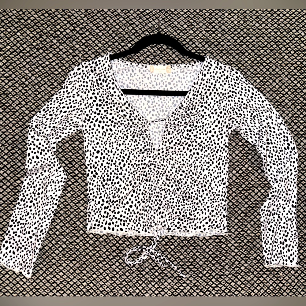 Altar’d State - XS Synched Front Crop Top - B&W Leopard Print - Lettuce Edge Hem